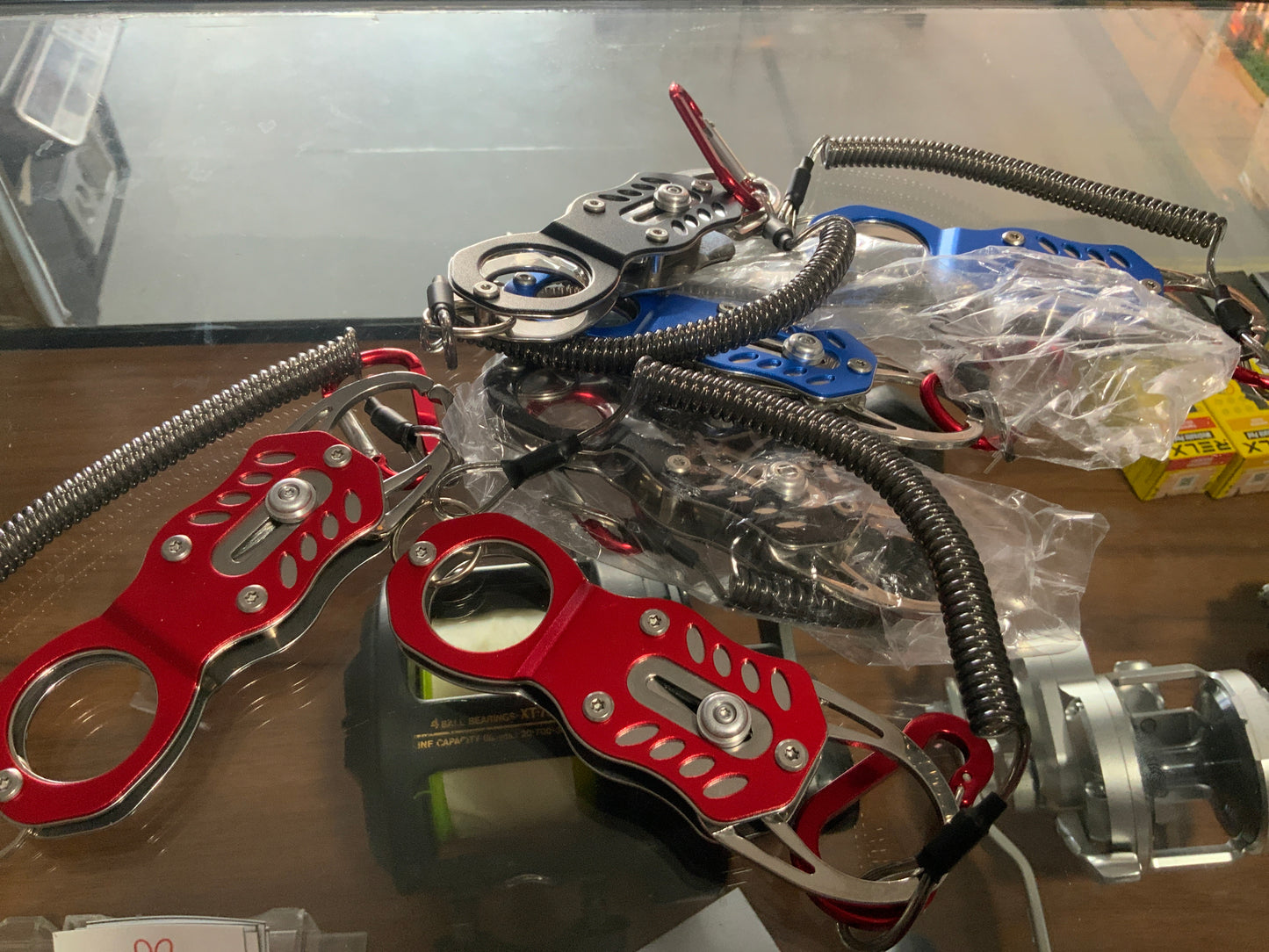 Apollo mini lip grip